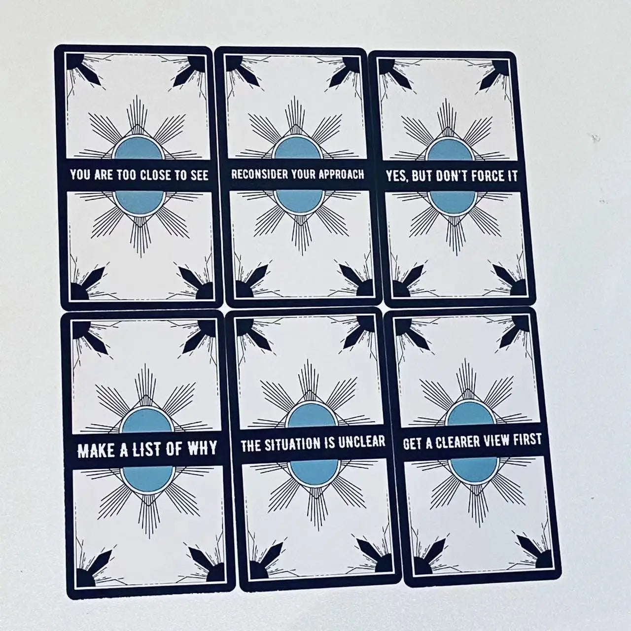 YES or NO Oracle Deck – Jeu de 54 Cartes Divinatoires en Anglais