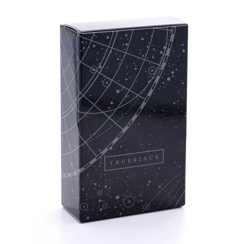 True Black Tarot – Jeu de 78 Cartes Noires Édition Anglaise (Notice PDF via QR Code)