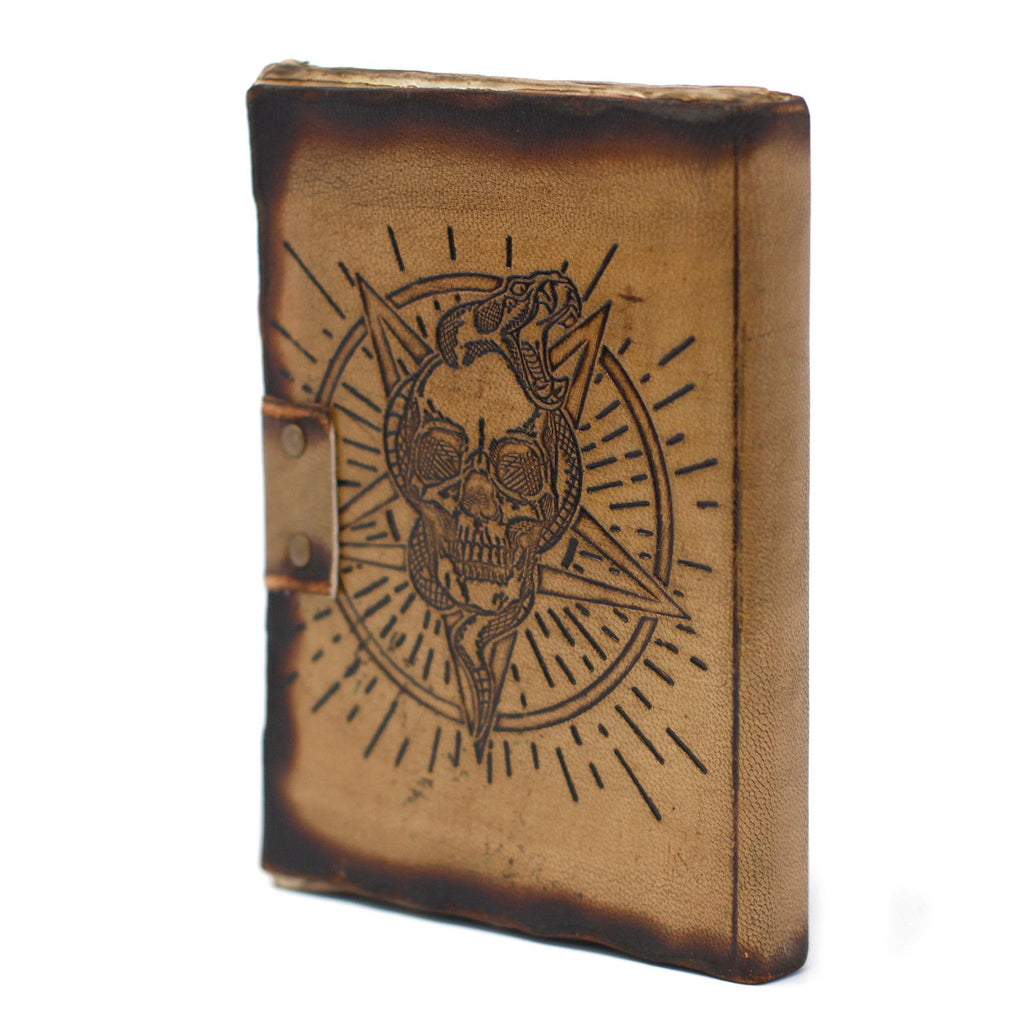 Carnet en Cuir – Pentagone & Crâne avec Brûlures – 18×13 cm