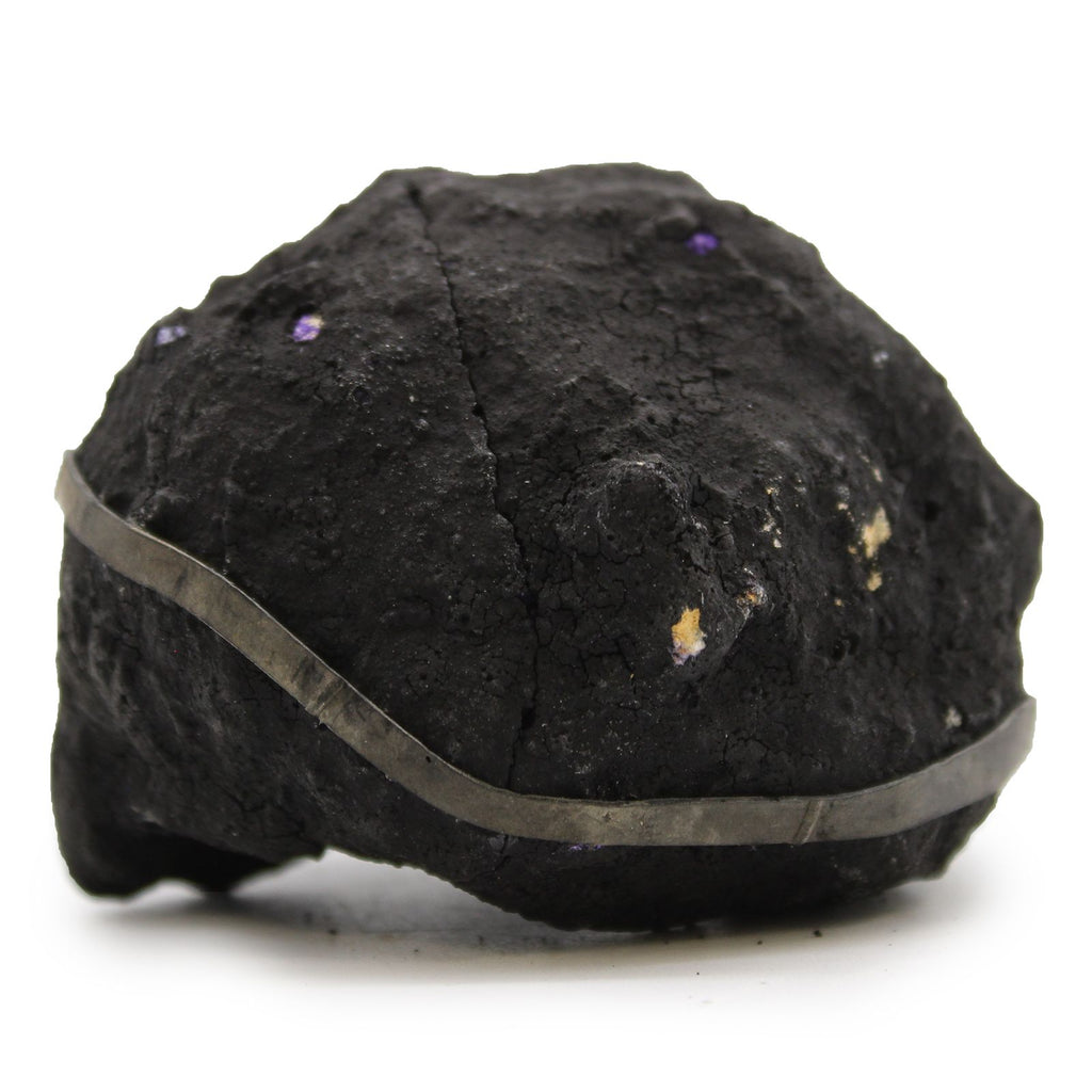 Géode de Calcite Colorée – Roche Noire & Violet