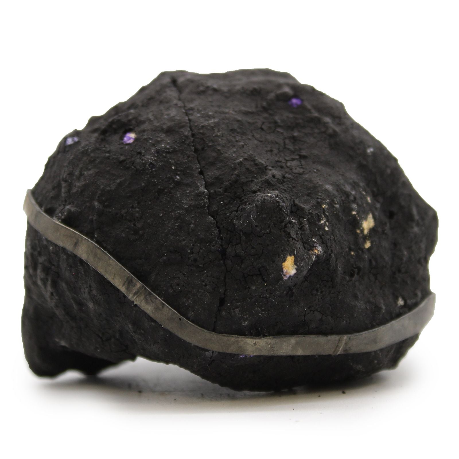 Géode de Calcite Colorée – Roche Noire & Violet