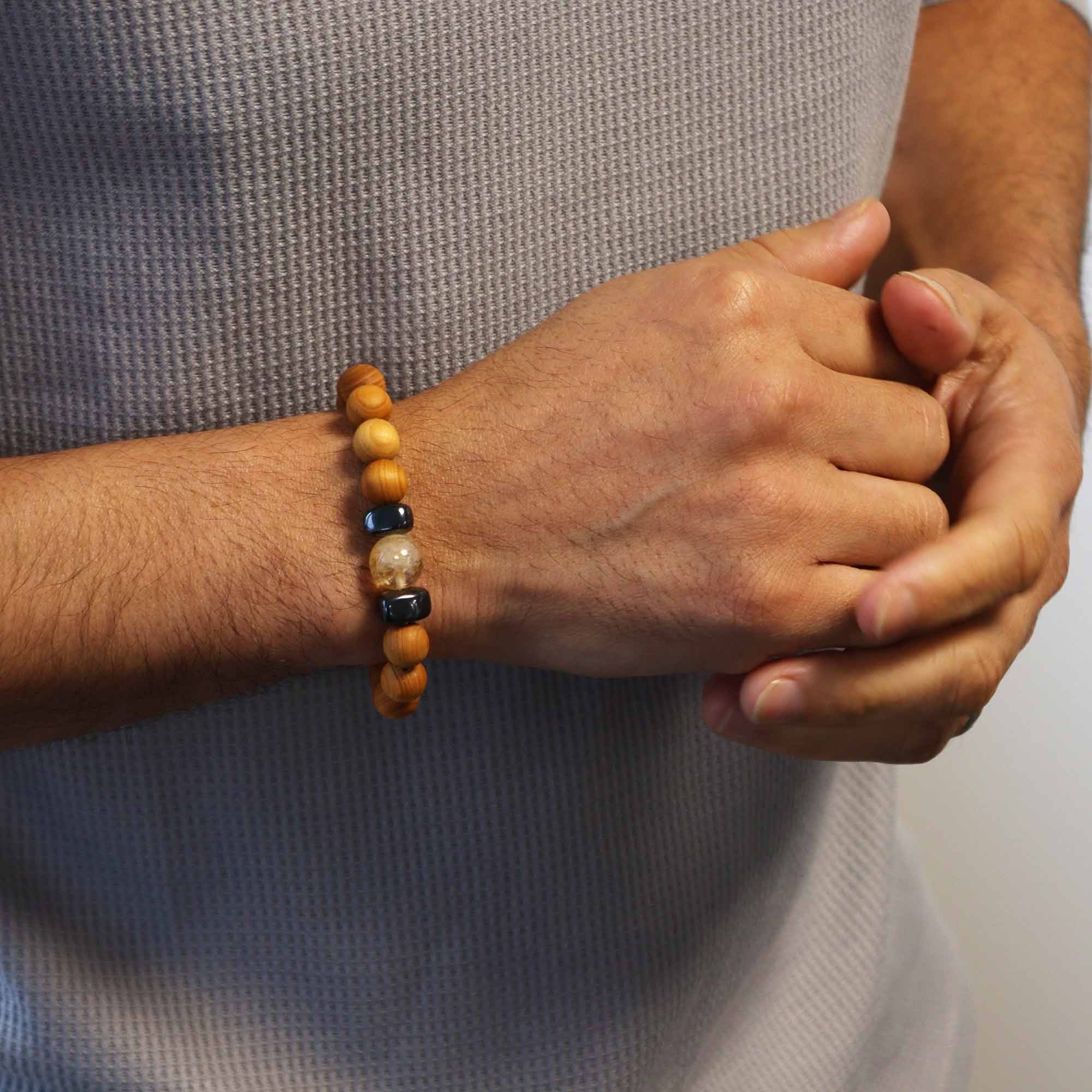 Bracelet Jonc en Bois de Cèdre – Chakra Plexus Solaire – Citrine