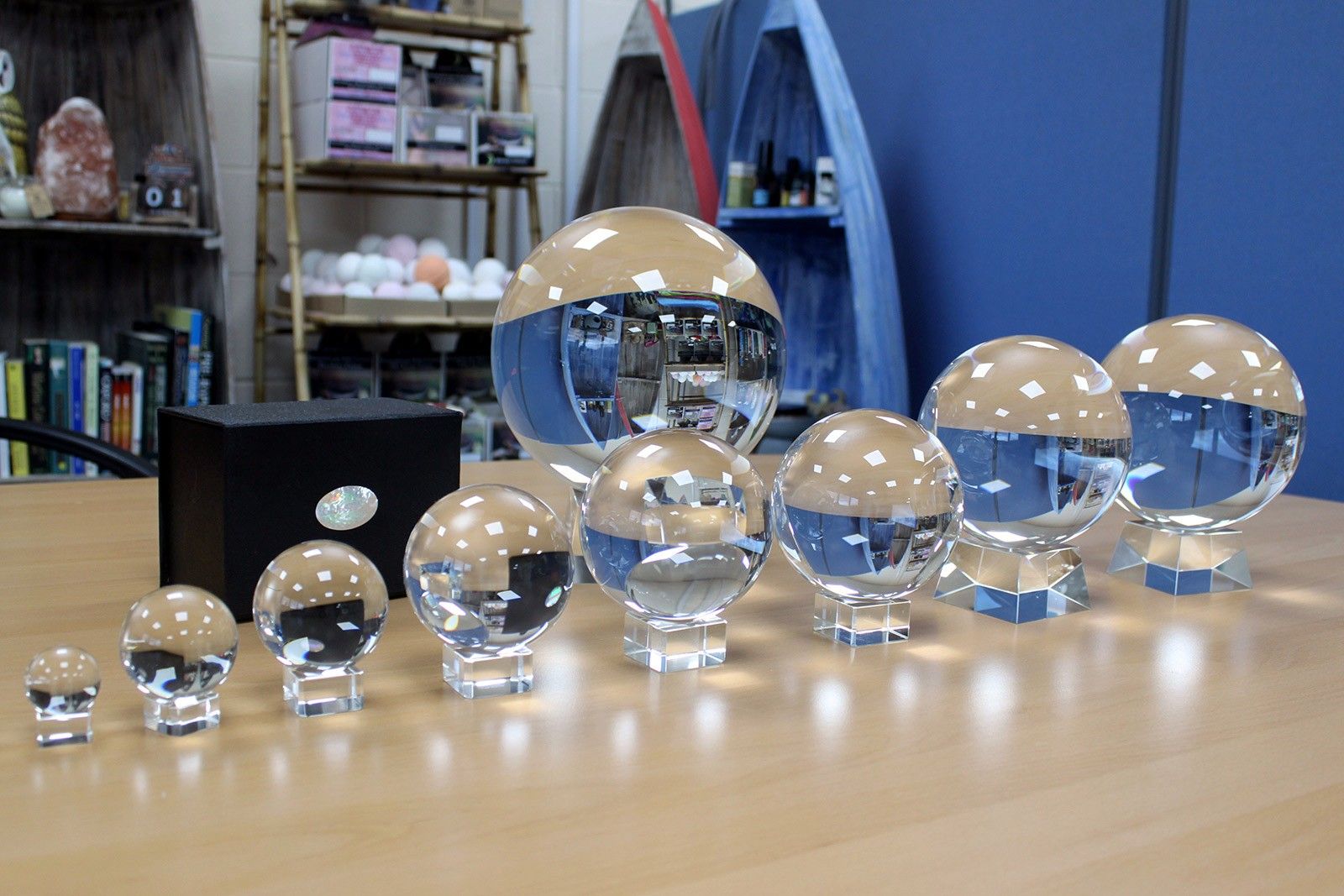 Boule de Cristal sur Support – Quartz Clair – 200 mm