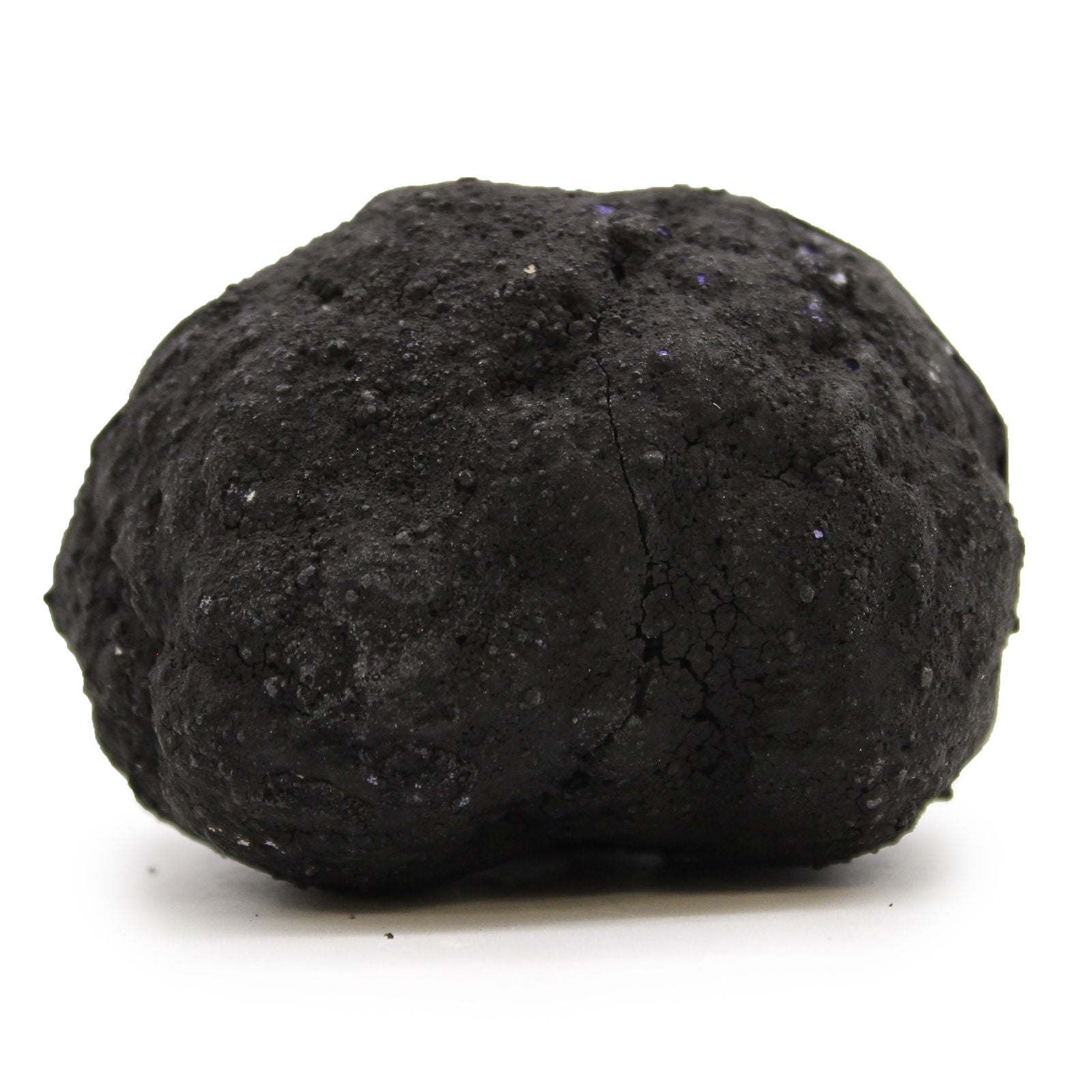 Géode de Calcite Colorée – Roche Noire & Bleu
