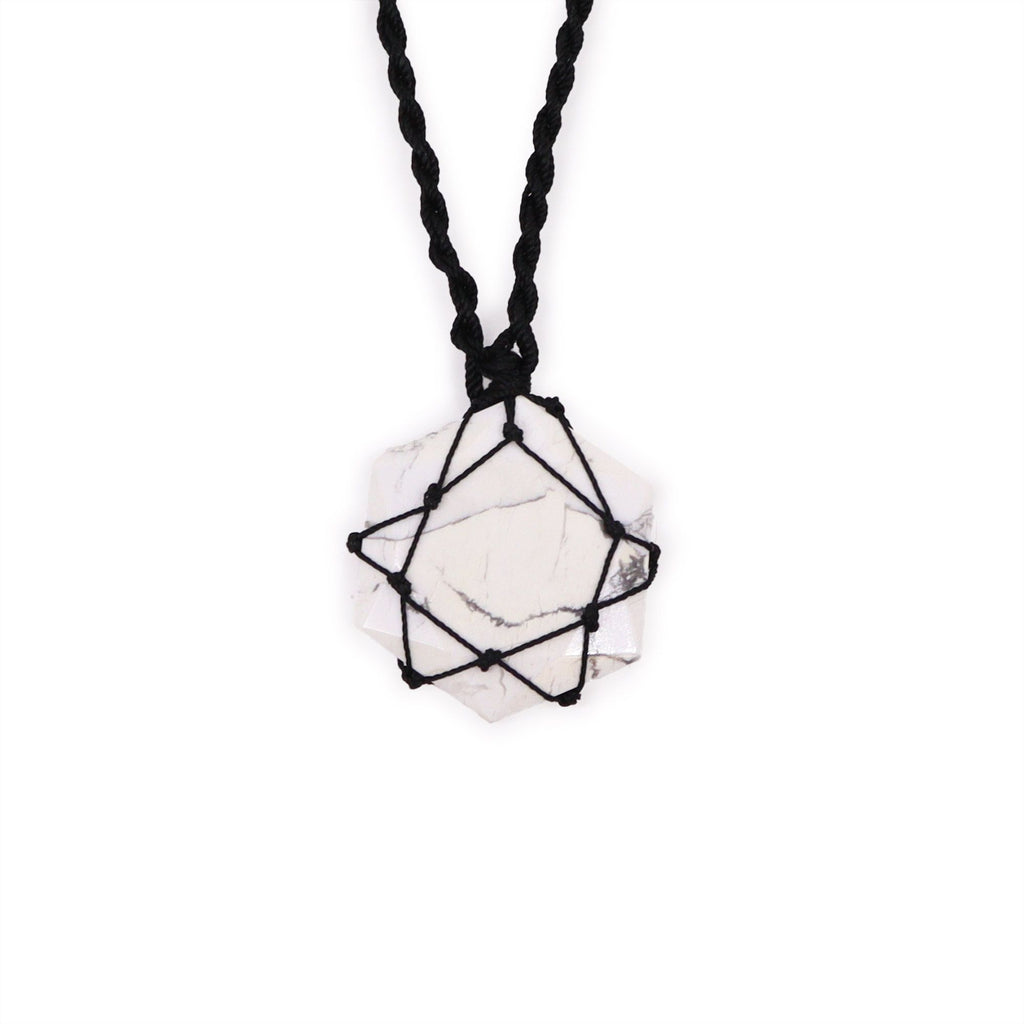 Pendentif Hexagone Macramé – Howlite Blanche