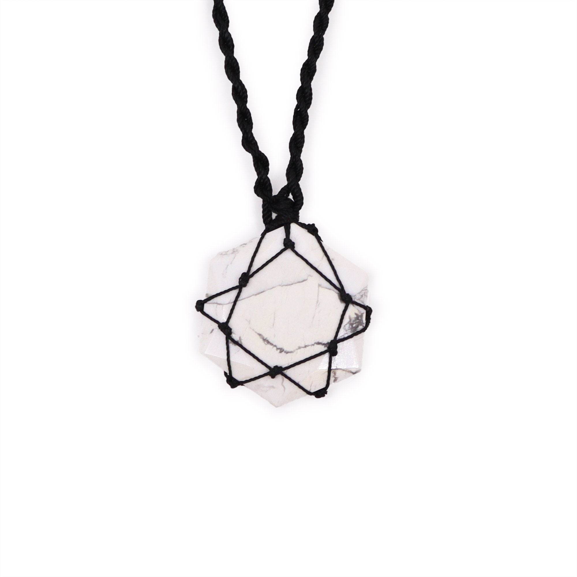 Pendentif Hexagone Macramé – Howlite Blanche