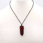 Pendentif Pointe Plate Macramé – Jaspe Rouge
