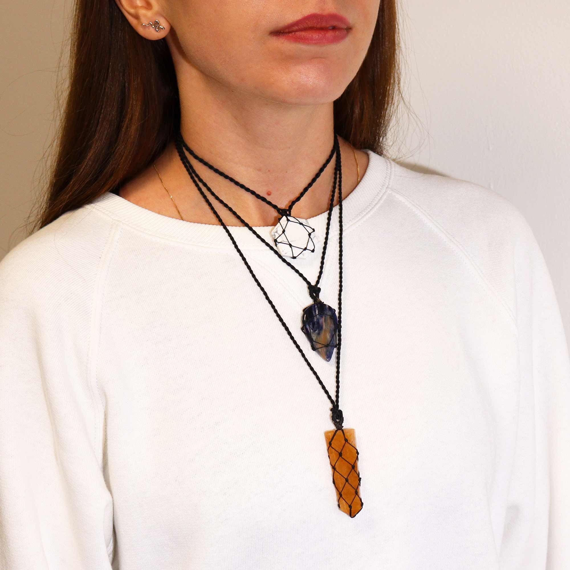 Pendentif Hexagone Macramé – Howlite Blanche
