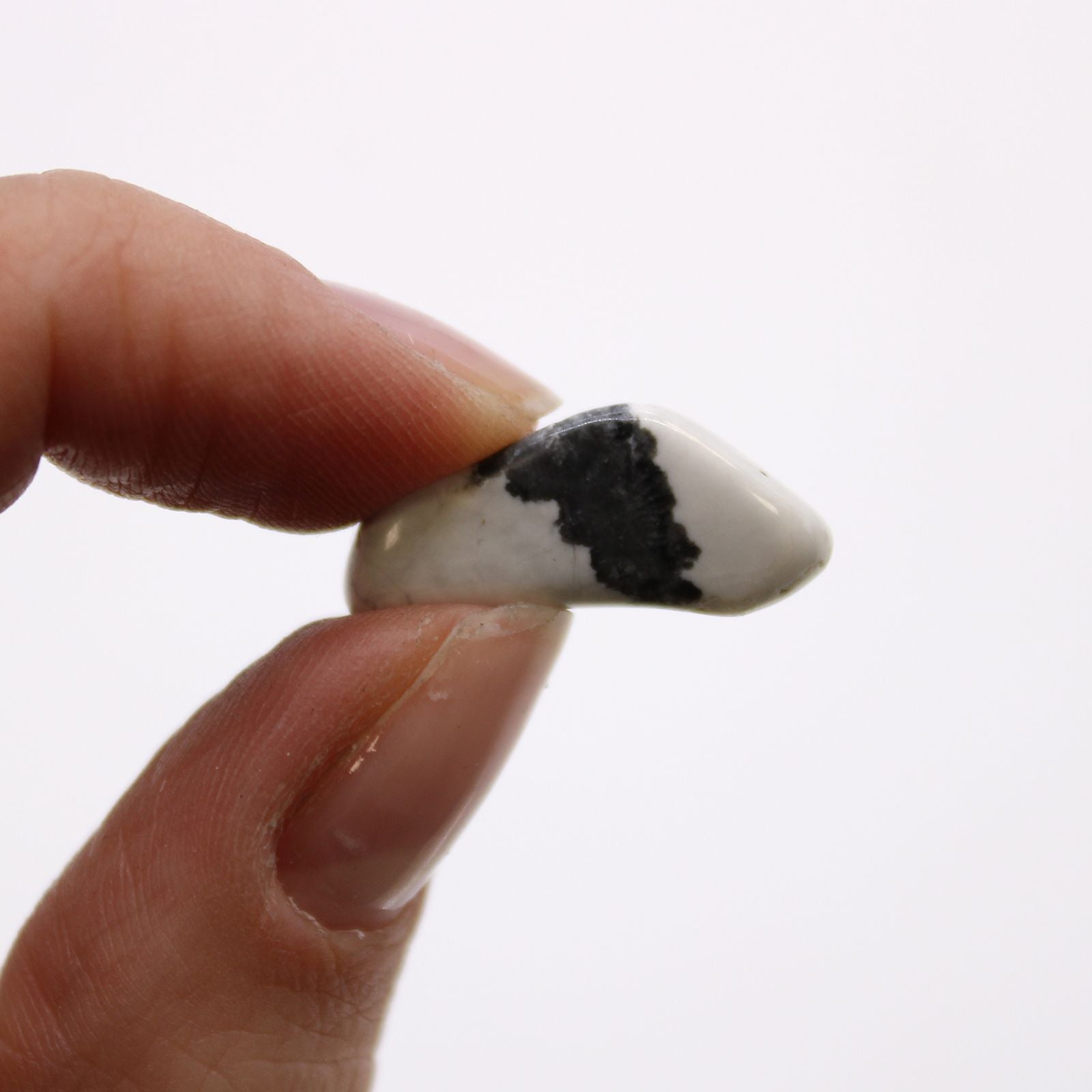 Sachet de 24 Petites Pierres Roulées – Howlite Blanche