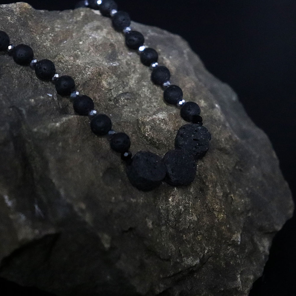 Collier « Essence du Volcan » – Connexion à la Nature