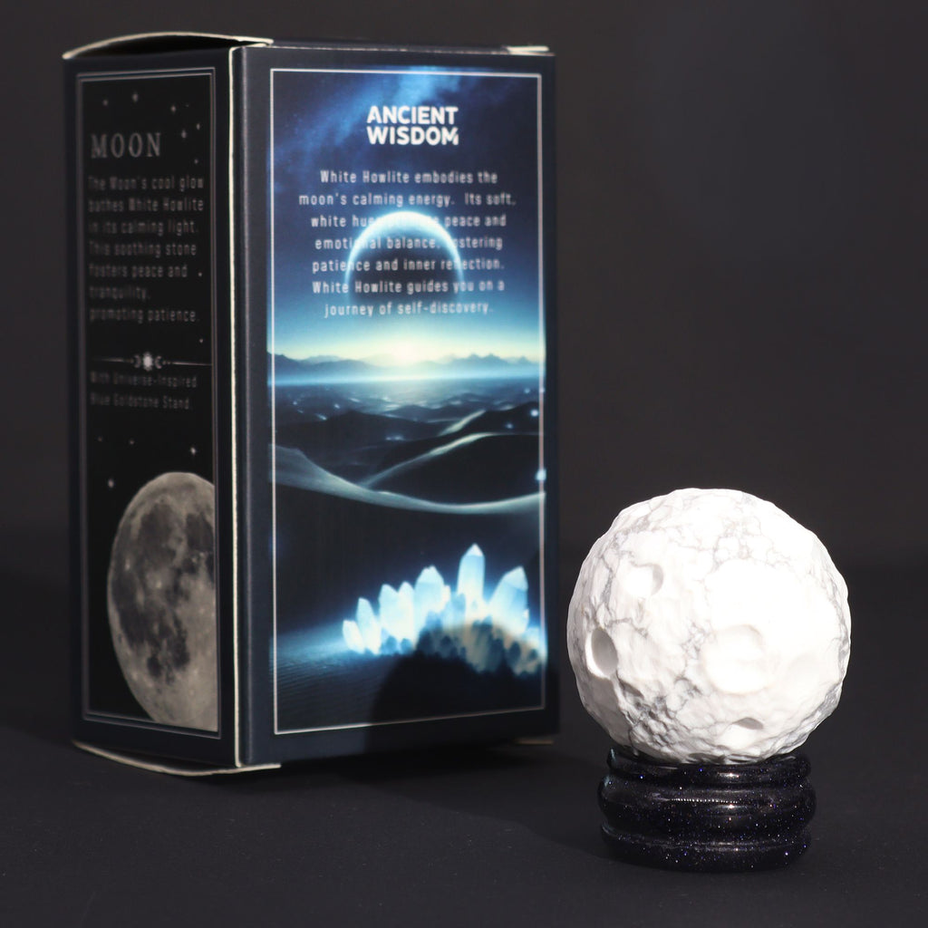 Planète en Howlite Blanche – Lune – 40 mm sur Support Goldstone