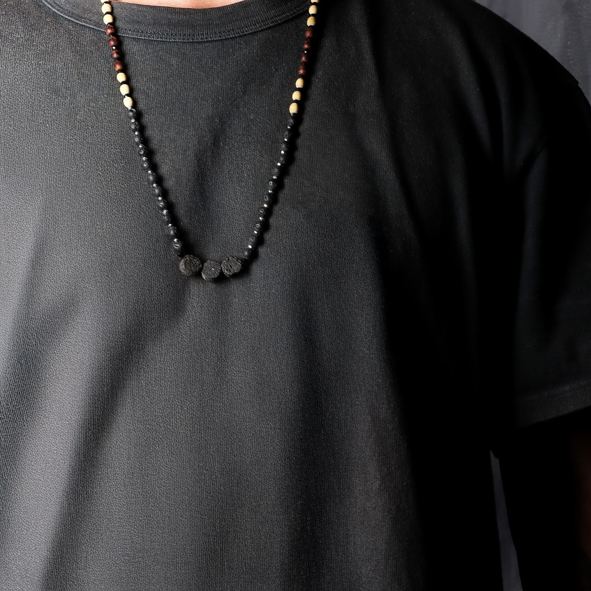 Collier « Essence du Volcan » – Connexion à la Nature