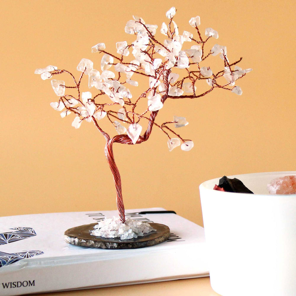 Grand Arbre de Gemmes – Cristal de Roche sur base en Agate Noire – 100 Pierres