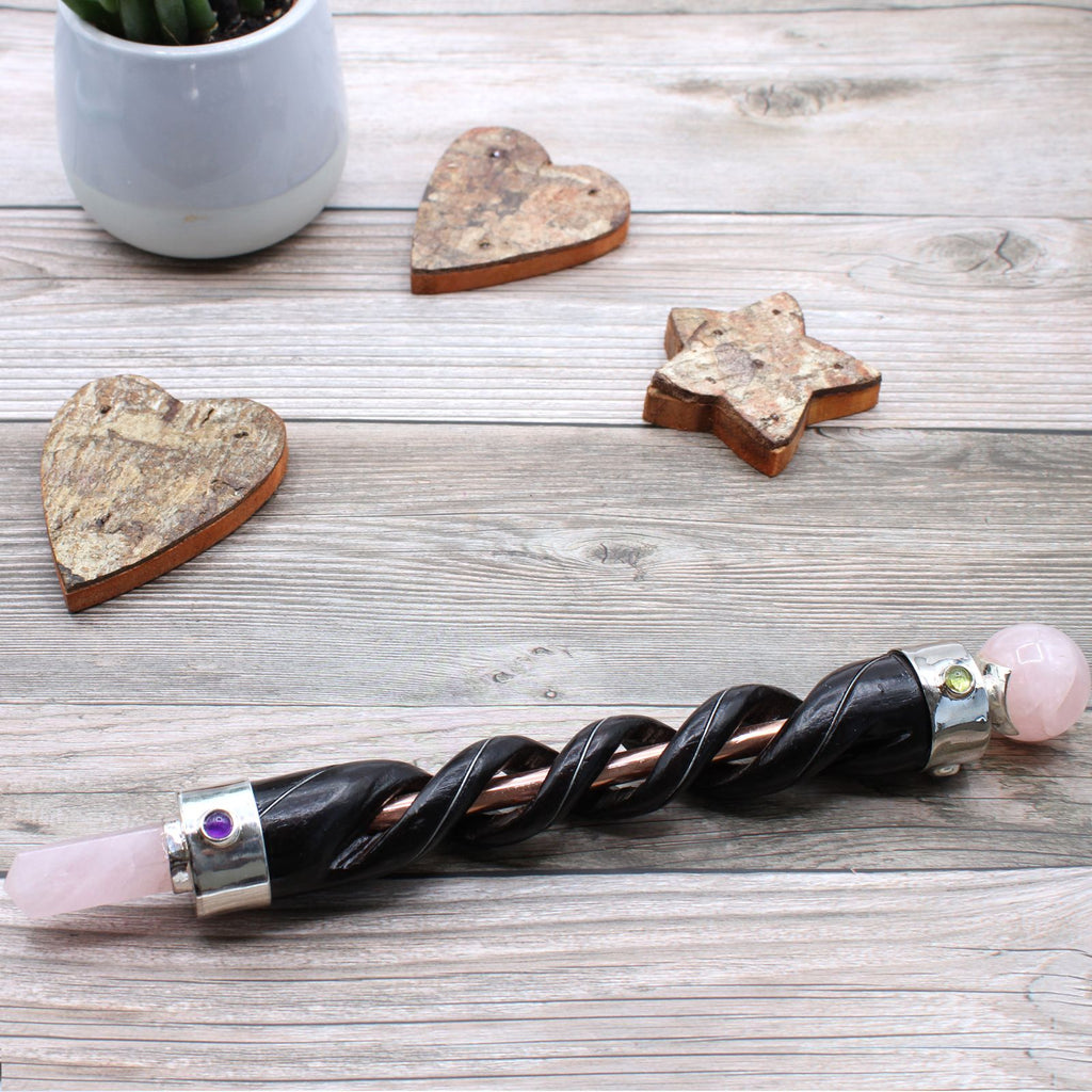 Baguette de Soin Spirale Cuivrée – Quartz Rose