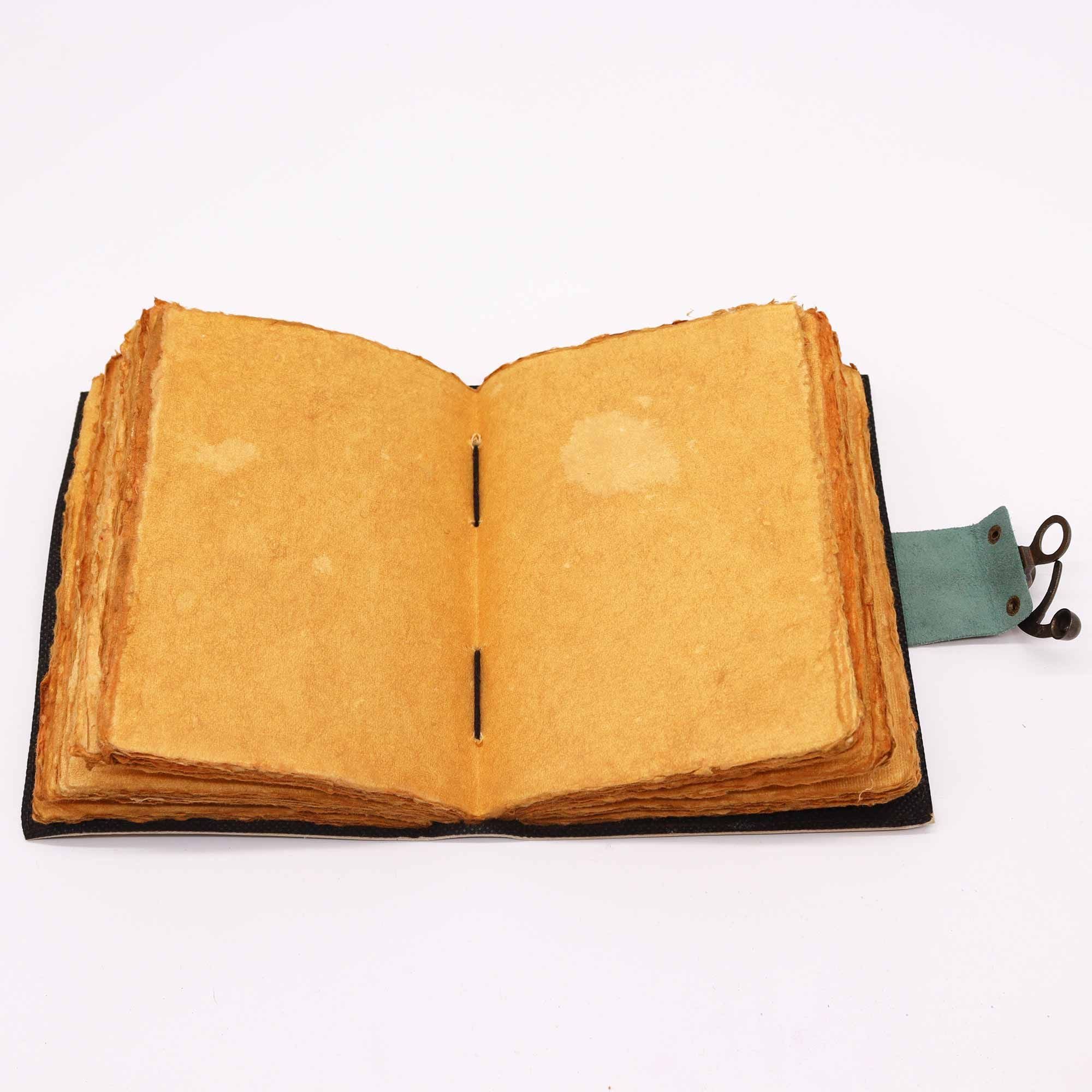 Carnet en Cuir – Phases de Lune – Deckle – 17×12 cm