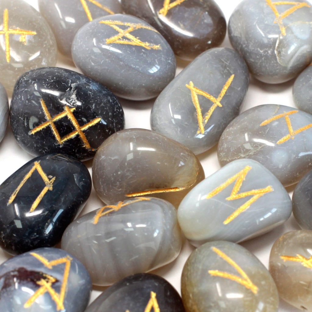 Jeu de Runes en Pierre – Agate Grise – avec Pochette