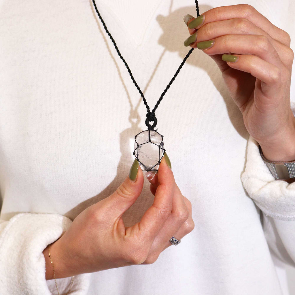 Pendentif Goutte Macramé – Cristal de Roche