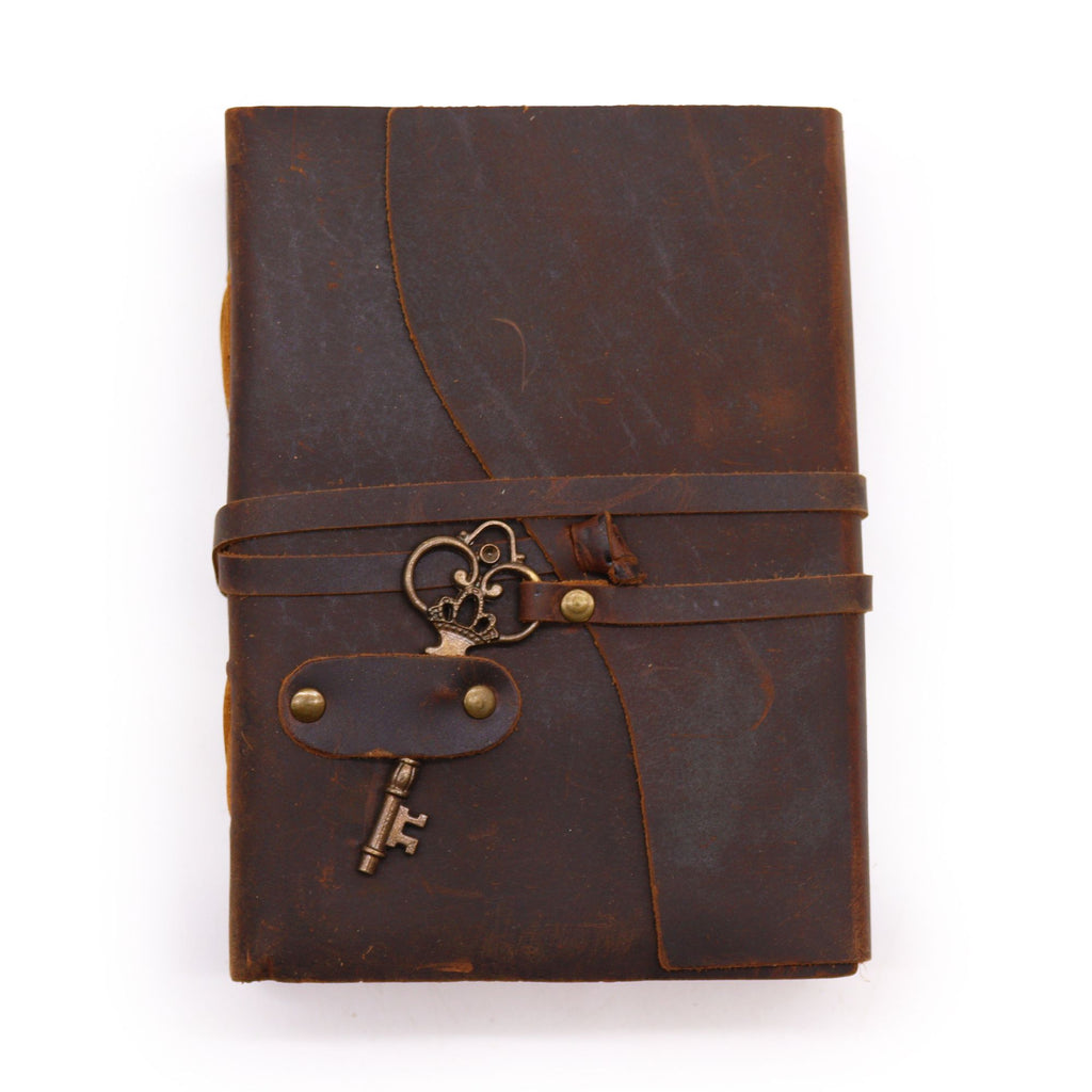 Carnet en Cuir Huilé avec Clé Décorative – 200 pages Deckle – 13×18 cm
