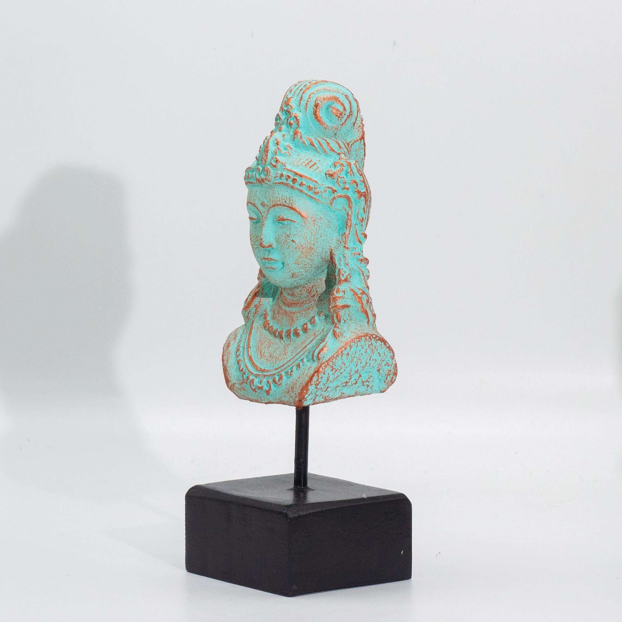 Statue de Princesse Java de la Fortune sur Support – Vert Cuivré