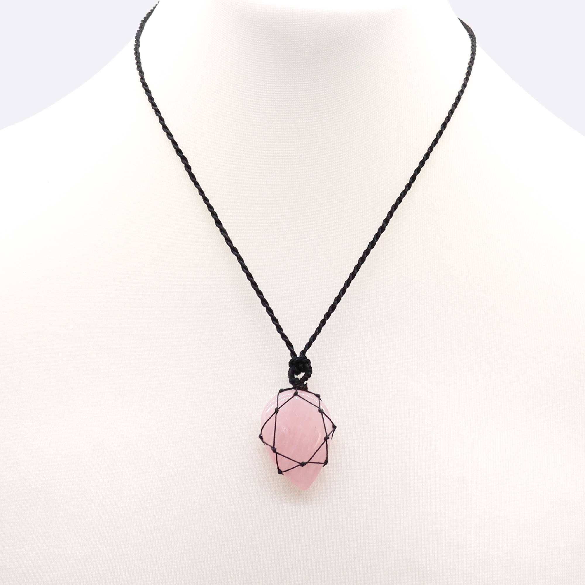 Pendentif Goutte Macramé – Quartz Rose