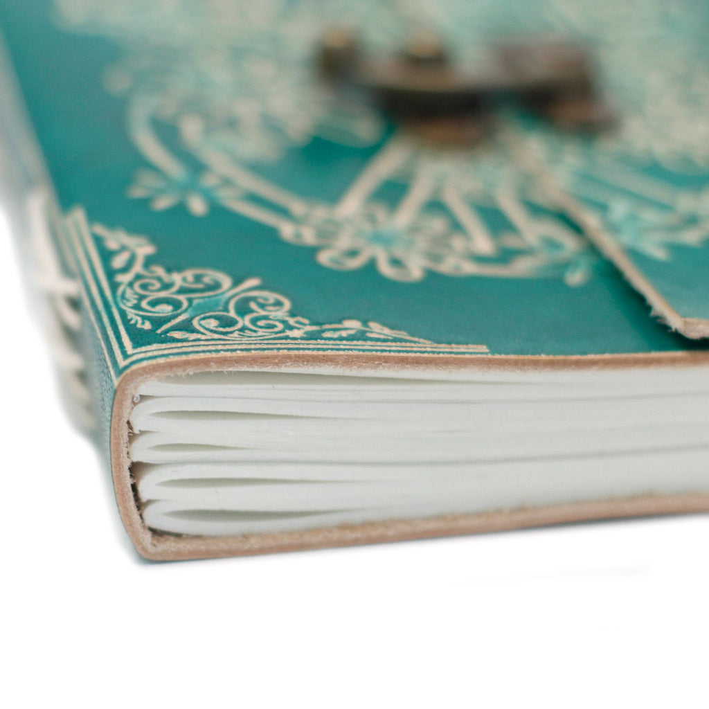 Carnet en Cuir – Peace Verte avec Cadenas – 18×13 cm