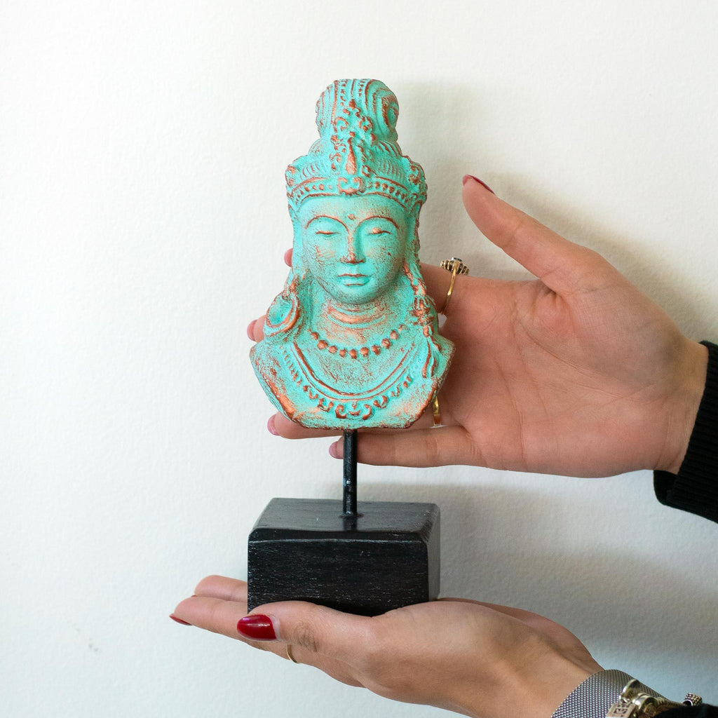 Statue de Princesse Java de la Fortune sur Support – Vert Cuivré